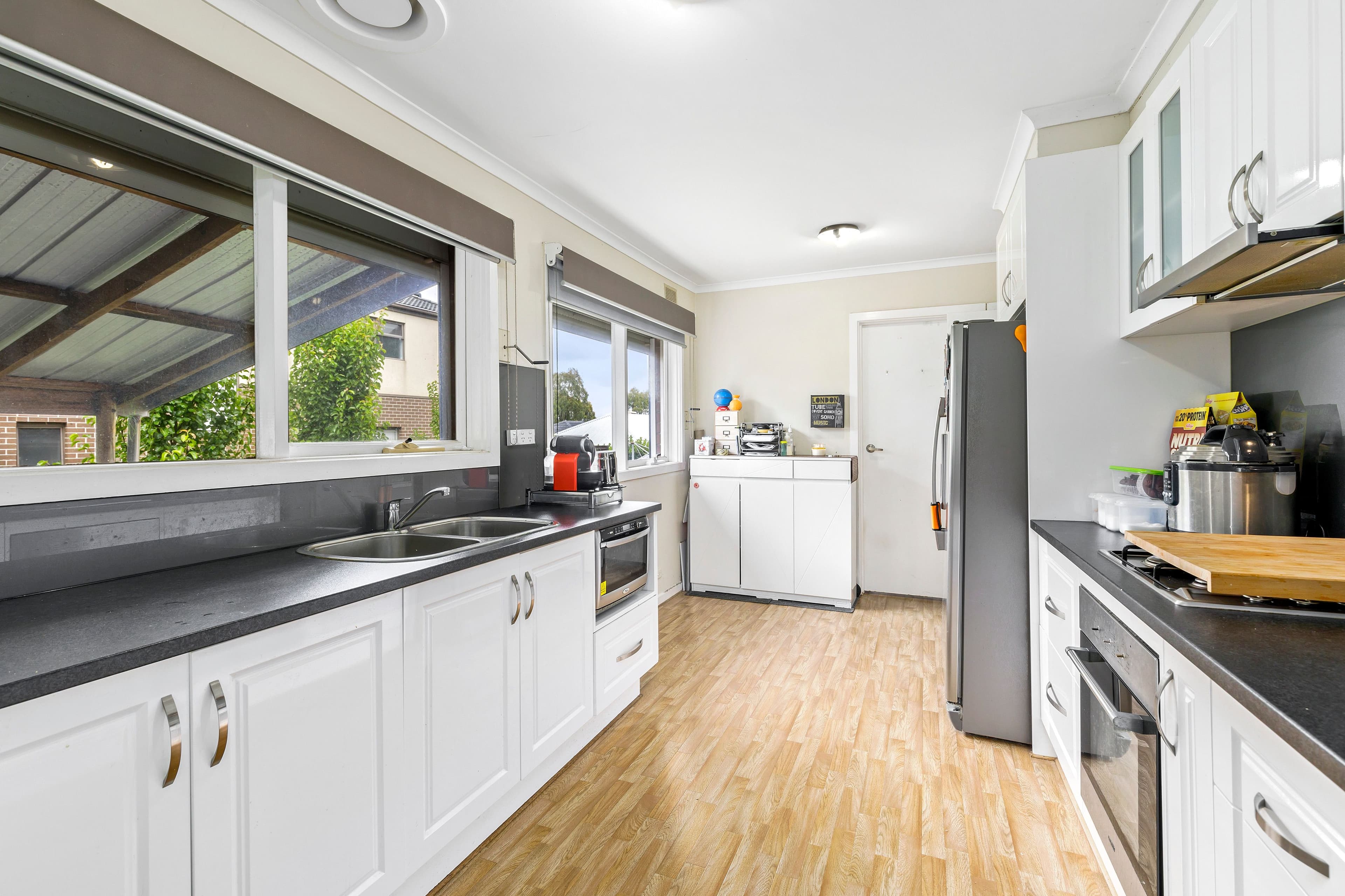 2 Bronwyn Court, Blackburn South VIC 3130, Blackburn South - Thumbnail 3