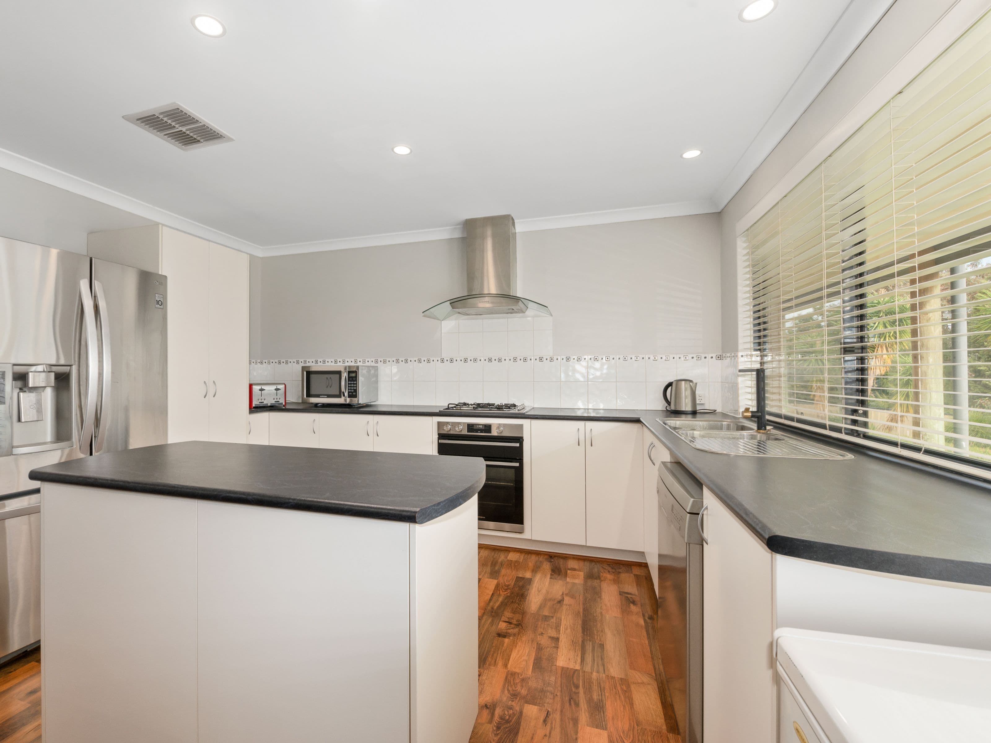 19 Burndale Road, Mount Richon WA 6112, Mount Richon - Thumbnail 4