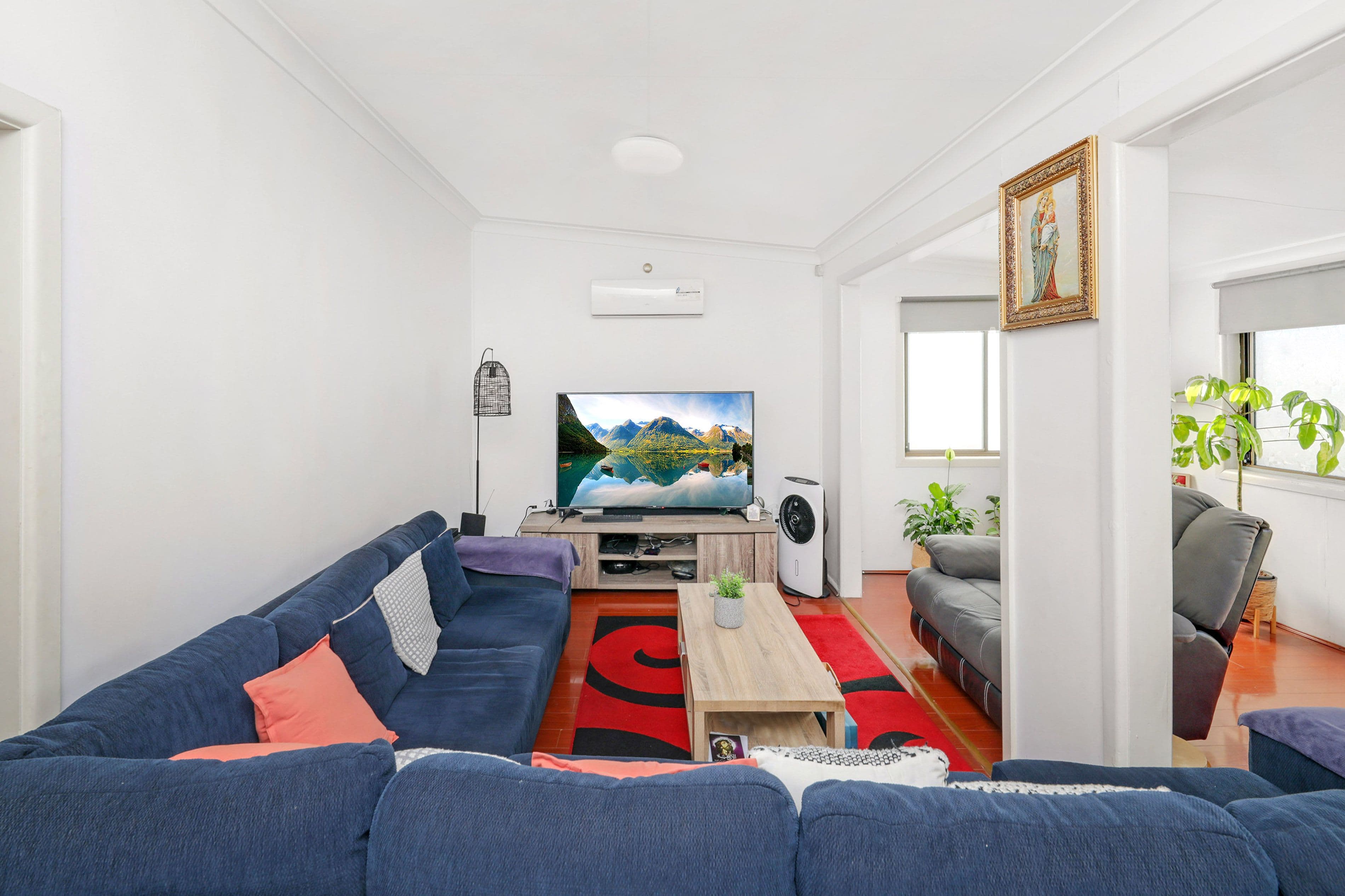 11 Bonds Road, Riverwood NSW 2210, Riverwood - Thumbnail 2