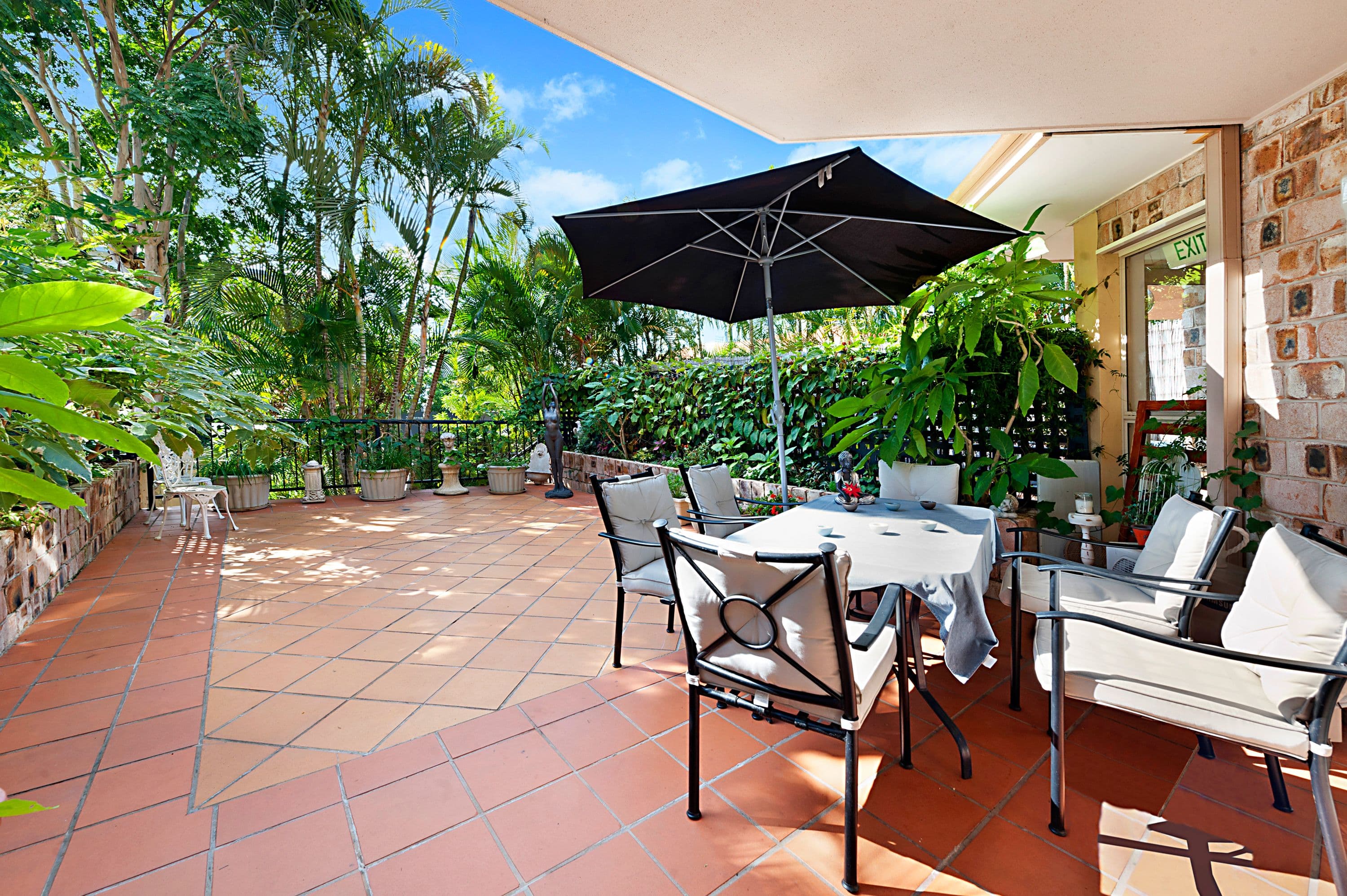 4 Parneno Street, Chevron Island QLD 4217, Chevron Island - Image 1