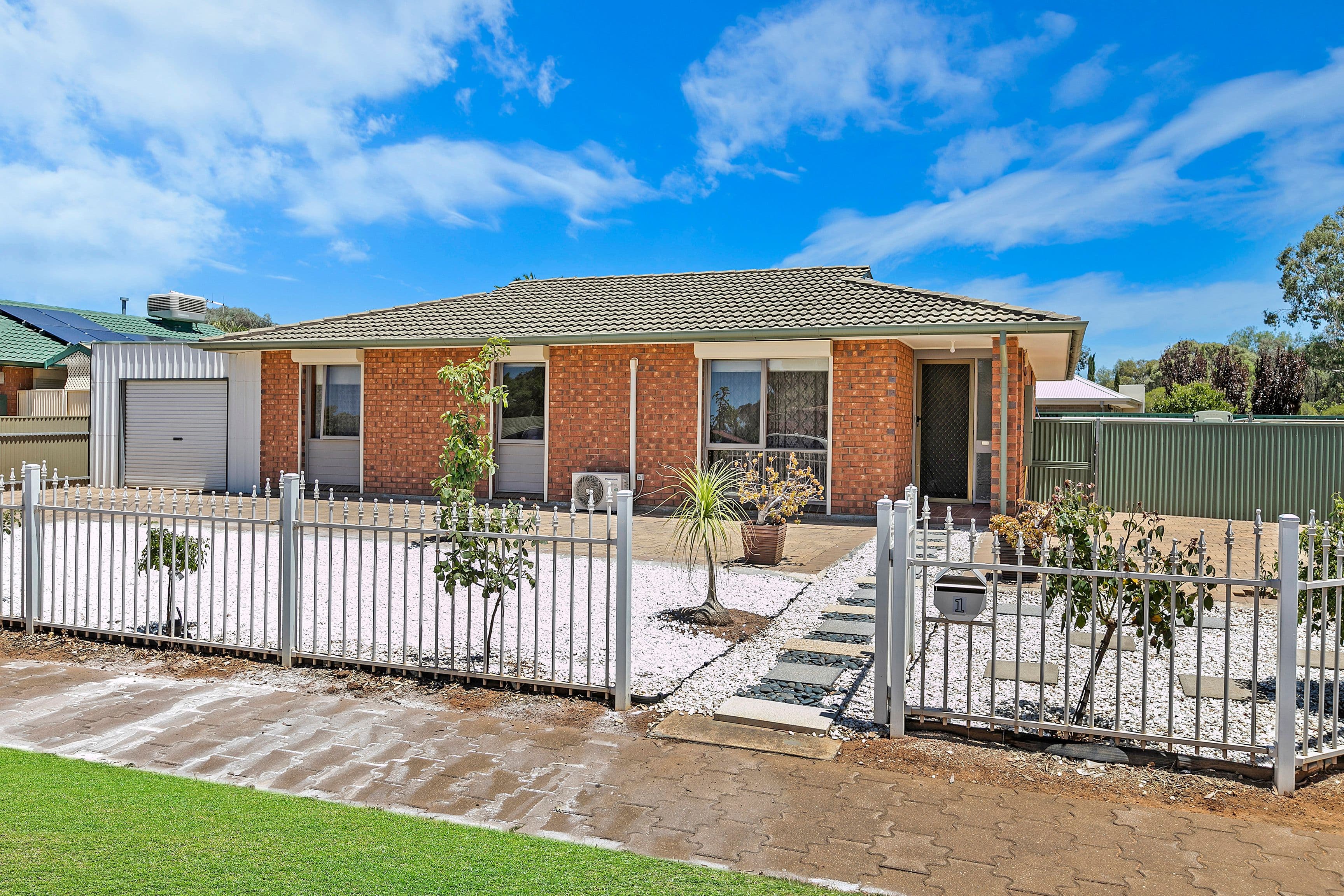 1 Laurel Crescent, Parafield Gardens SA 5107, Parafield Gardens - Thumbnail 2