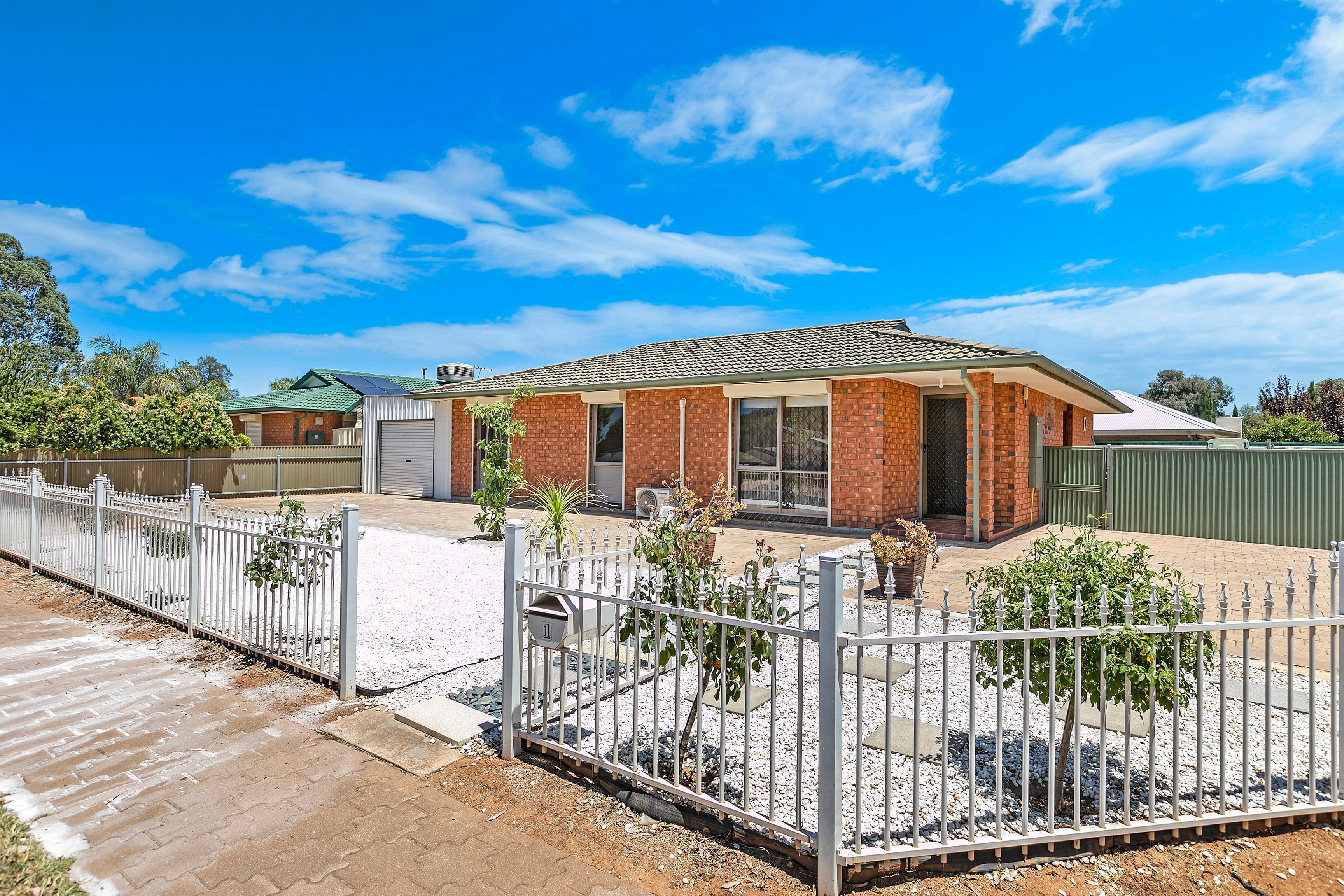 1 Laurel Crescent, Parafield Gardens SA 5107, Parafield Gardens - Thumbnail 3