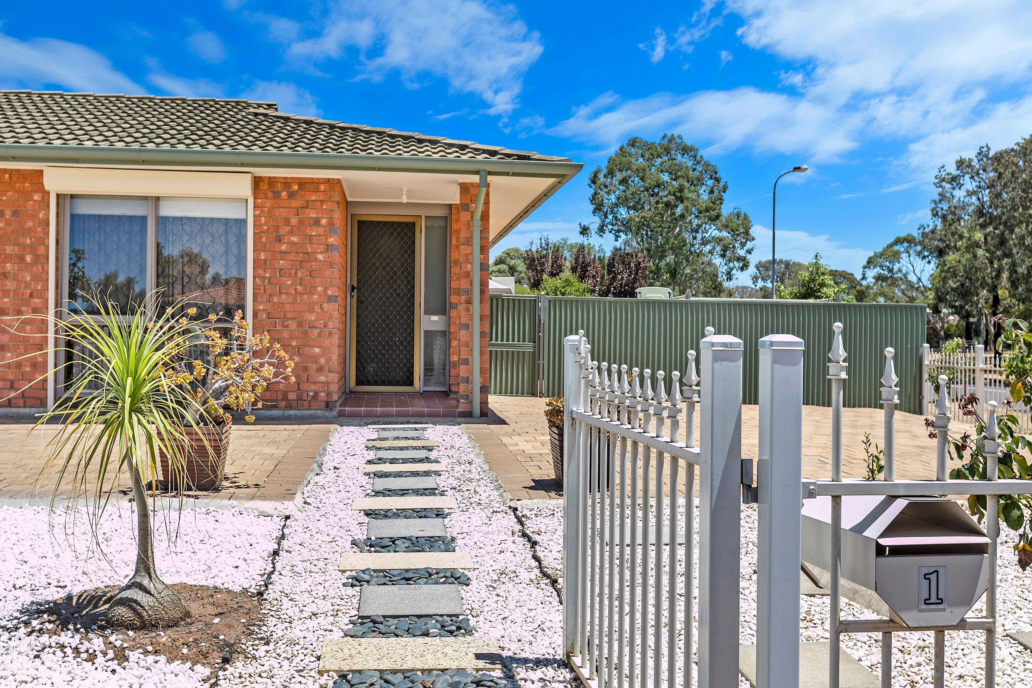 1 Laurel Crescent, Parafield Gardens SA 5107, Parafield Gardens - Thumbnail 4