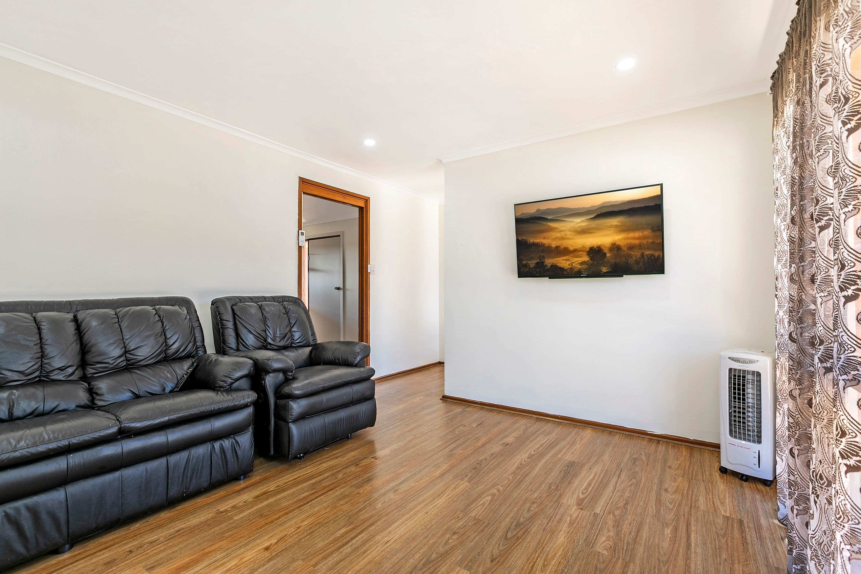 1 Laurel Crescent, Parafield Gardens SA 5107, Parafield Gardens - Thumbnail 6