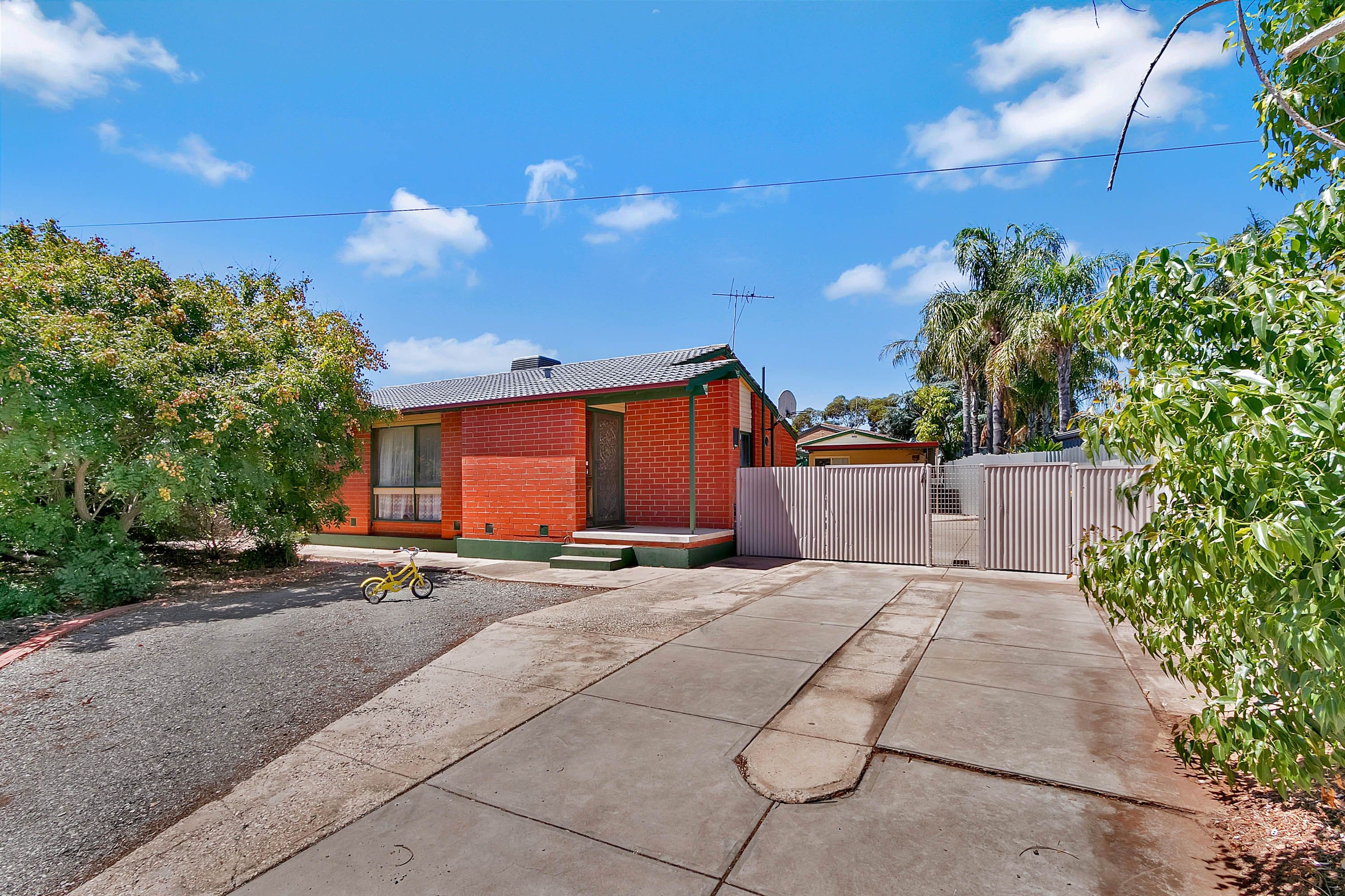 4 Broster Crescent, Davoren Park SA 5113, Davoren Park - Image 1