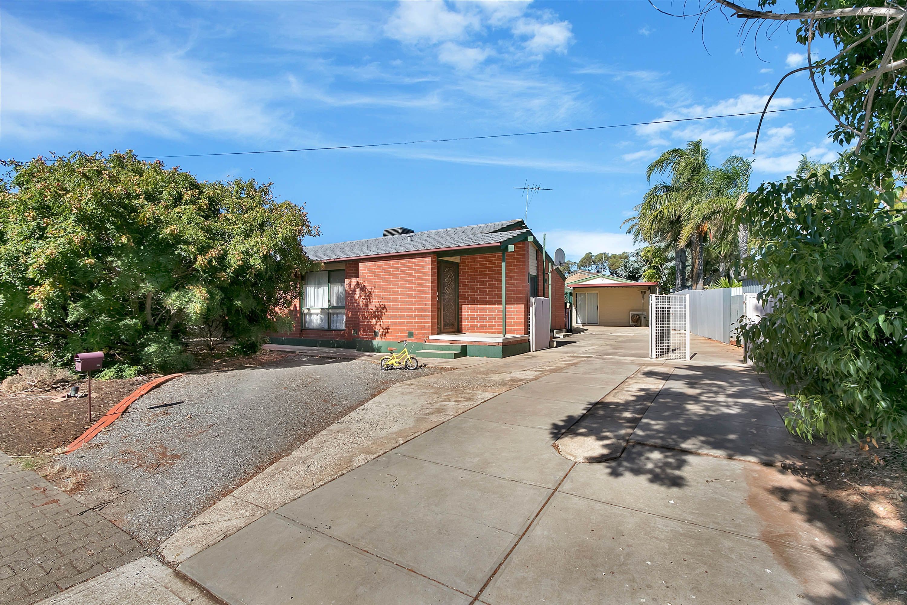 4 Broster Crescent, Davoren Park SA 5113, Davoren Park - Thumbnail 2