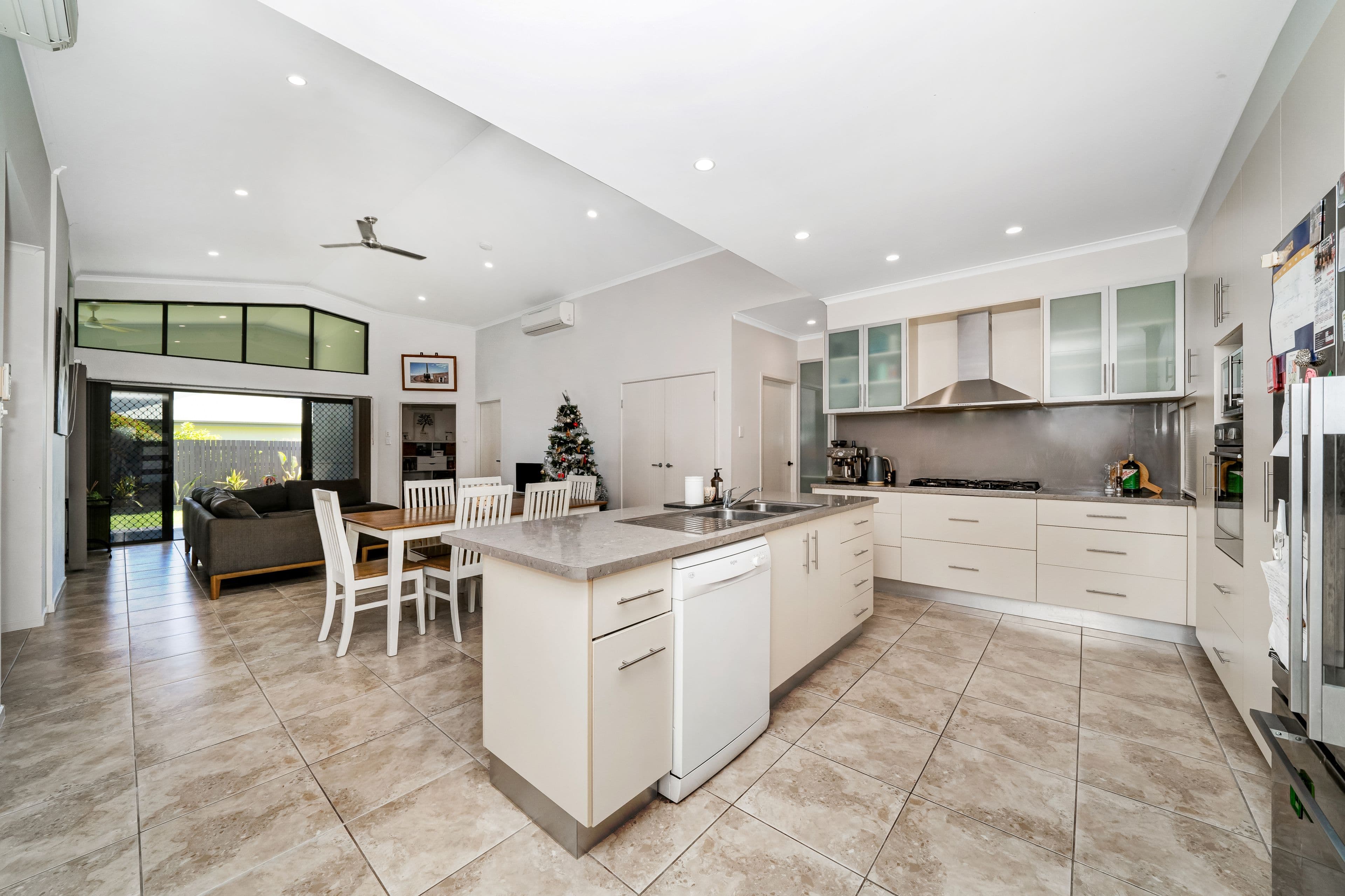 19 Gillingham Court, Kirwan QLD 4817, Kirwan - Thumbnail 2