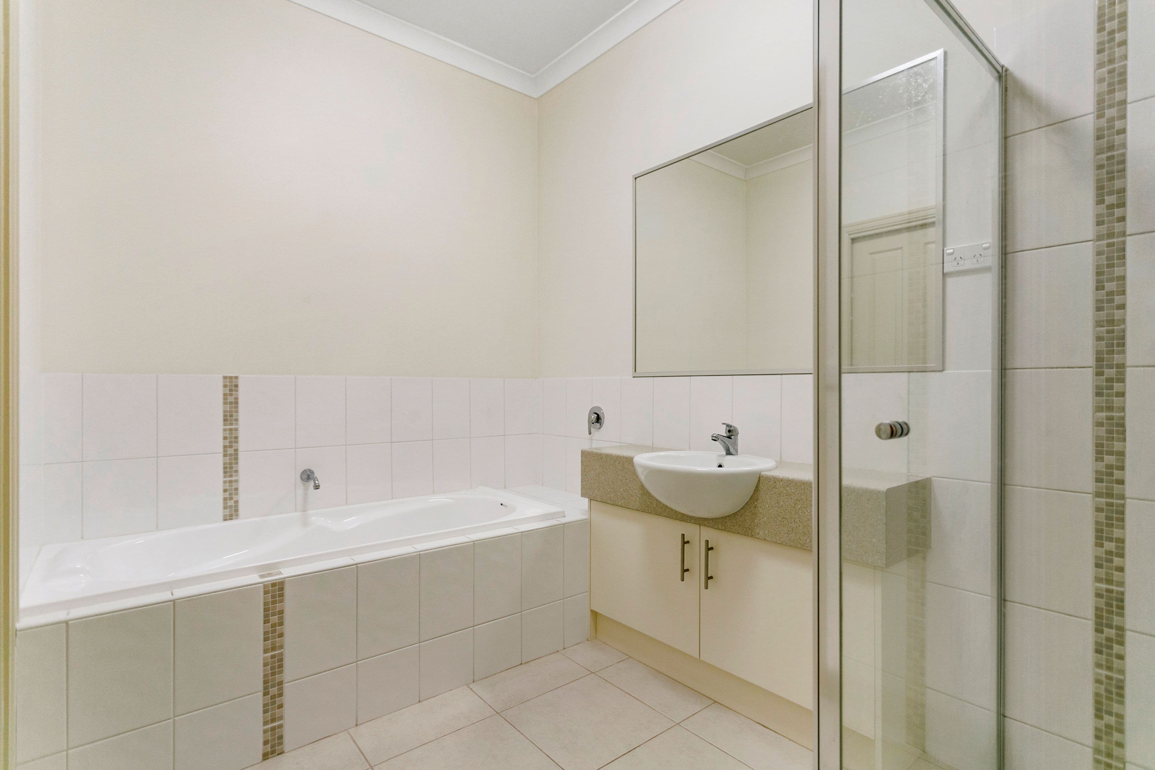 3 Wallace Avenue, Frankston VIC 3199, Frankston - Thumbnail 5
