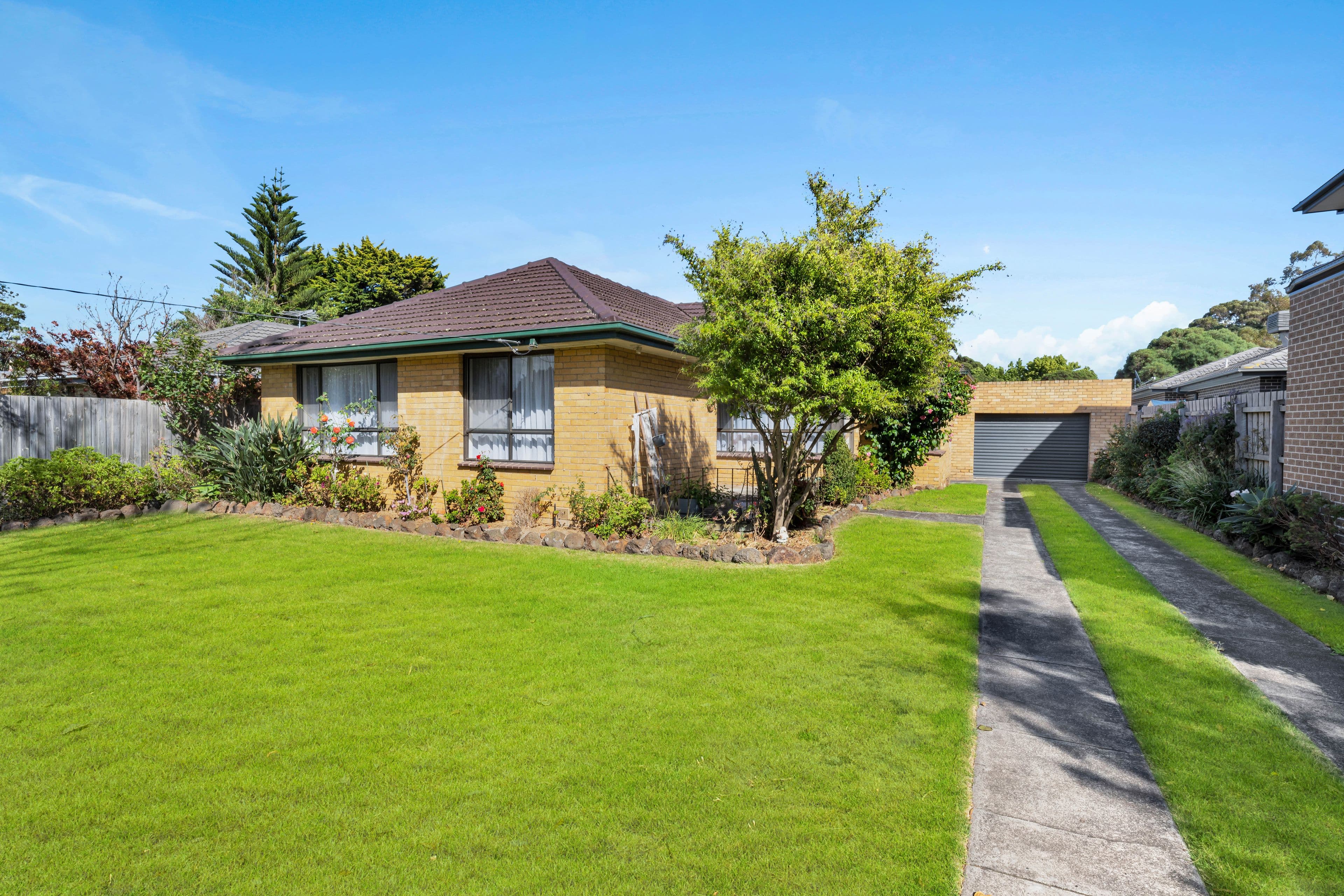 2 Galway Street, Seaford VIC 3198, Seaford - Thumbnail 2