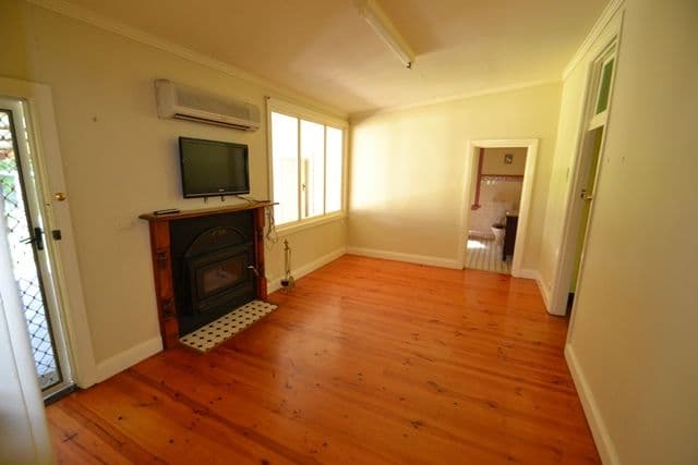18 Butler Street, SEYMOUR VIC 3660, Seymour - Thumbnail 4
