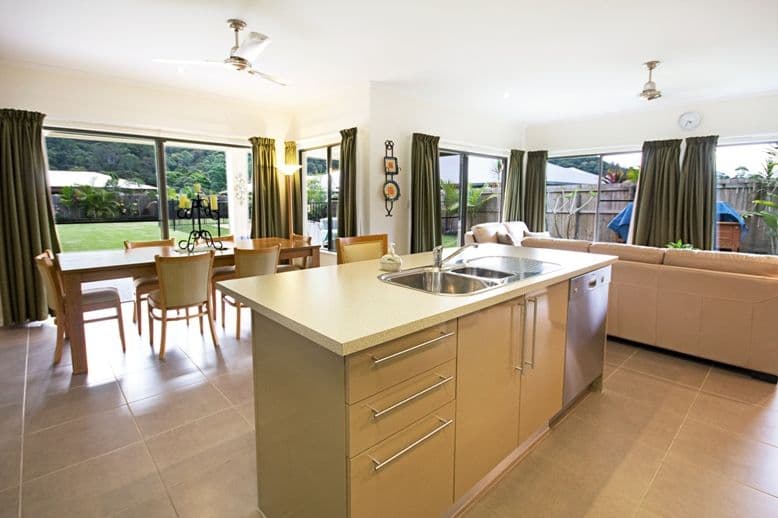 13  Bromell Close, REDLYNCH QLD 4870, Redlynch - Thumbnail 2
