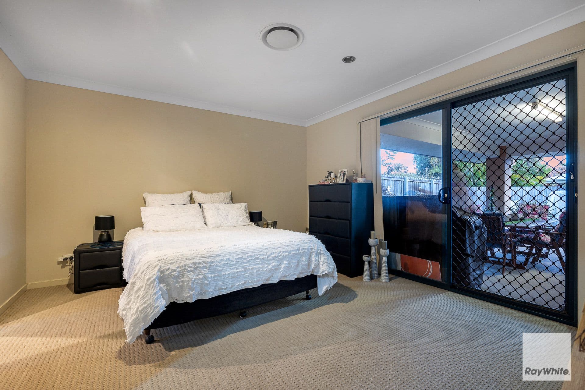 11 Lois Place, Redland Bay QLD 4165, Redland Bay - Thumbnail 7