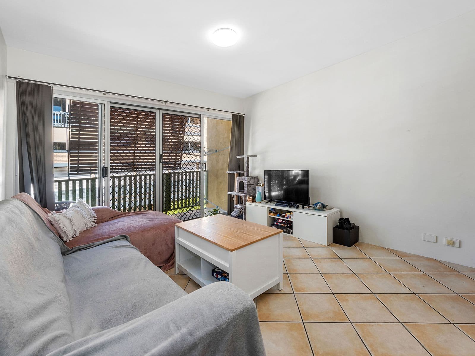 54 Lambert Road, Indooroopilly QLD 4068, Indooroopilly - Thumbnail 3