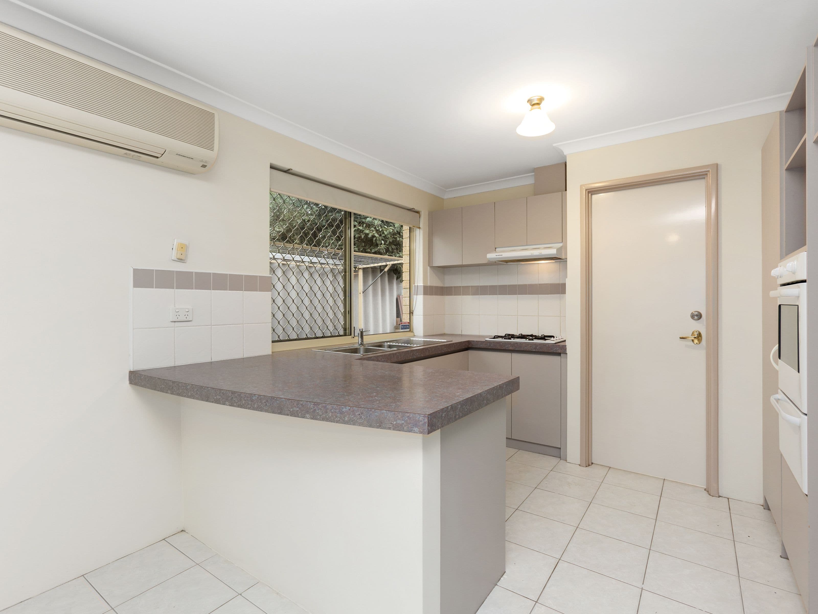 80 Centre Street, Queens Park WA 6107, Queens Park - Thumbnail 7