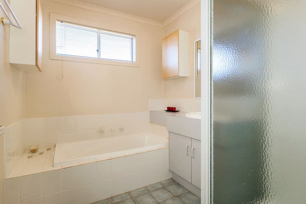 2 Gresswell Park Drive, WATSONIA VIC 3087, Watsonia - Thumbnail 7