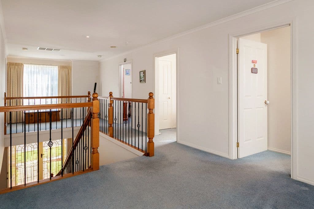 2 Gresswell Park Drive, WATSONIA VIC 3087, Watsonia - Thumbnail 8