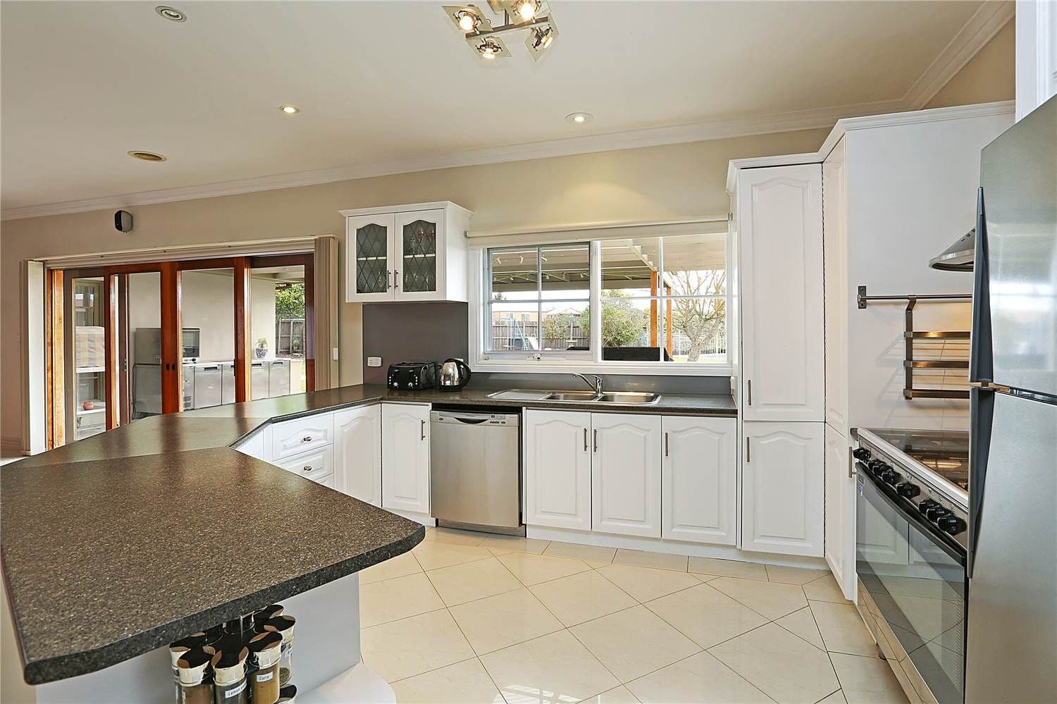 5 Flinders Avenue, LARA VIC 3212, Lara - Thumbnail 4