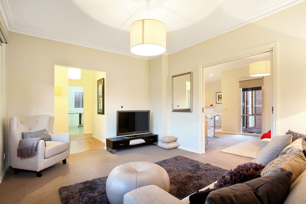 18 Calembeena Avenue, HUGHESDALE VIC 3166, Hughesdale - Thumbnail 2