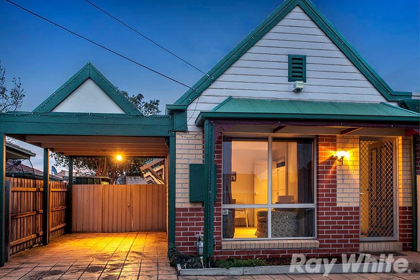 2D Charnfield Crescent, Noble Park VIC 3174, Noble Park - Thumbnail 2