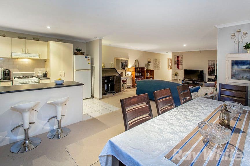 2D Charnfield Crescent, Noble Park VIC 3174, Noble Park - Thumbnail 7