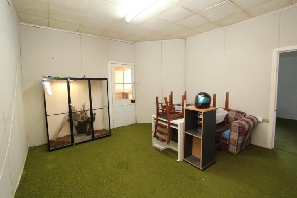 61 Miles Street, TENTERFIELD NSW 2372, Tenterfield - Thumbnail 4