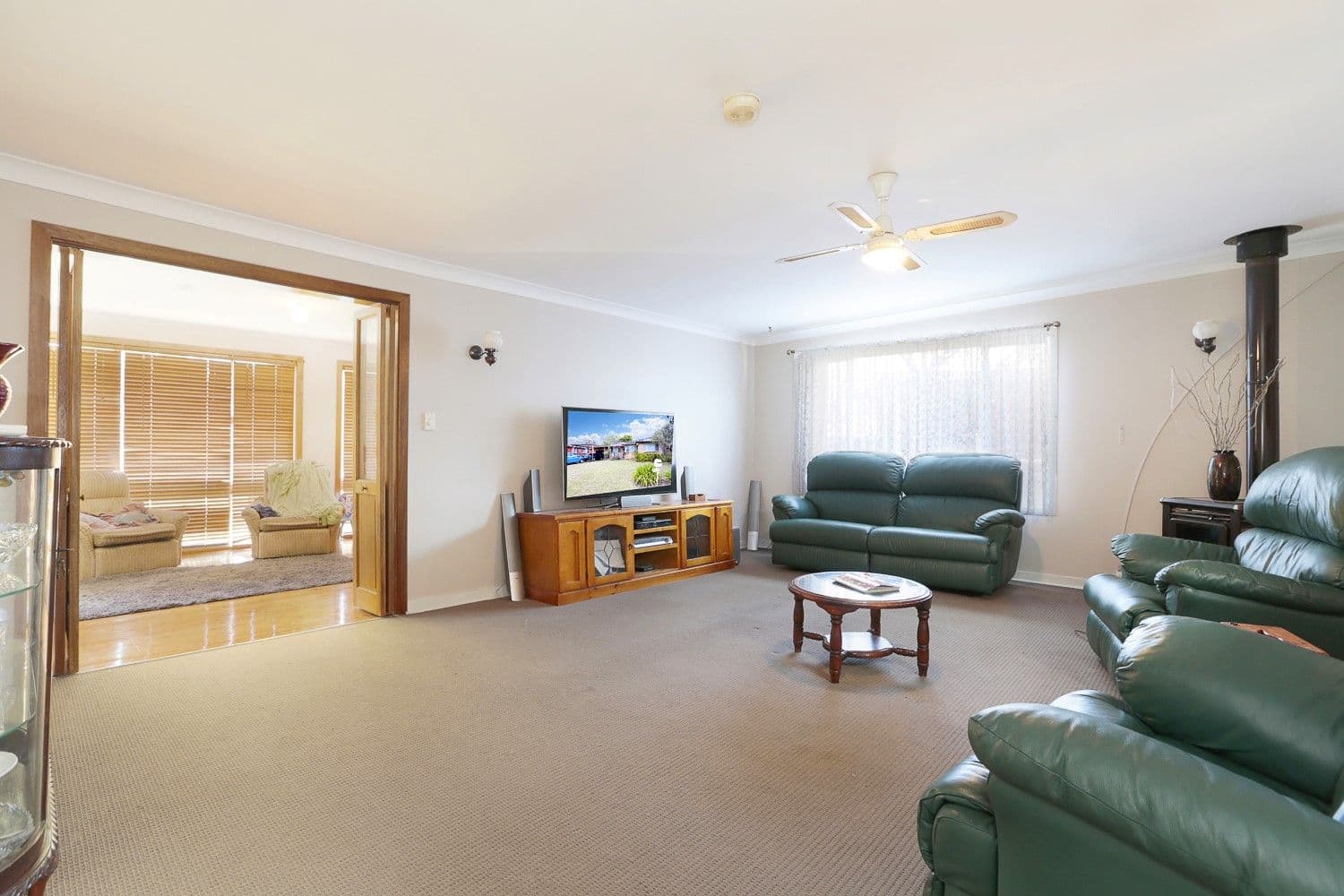 111 Newham Drive, Cambridge Gardens - Thumbnail 2