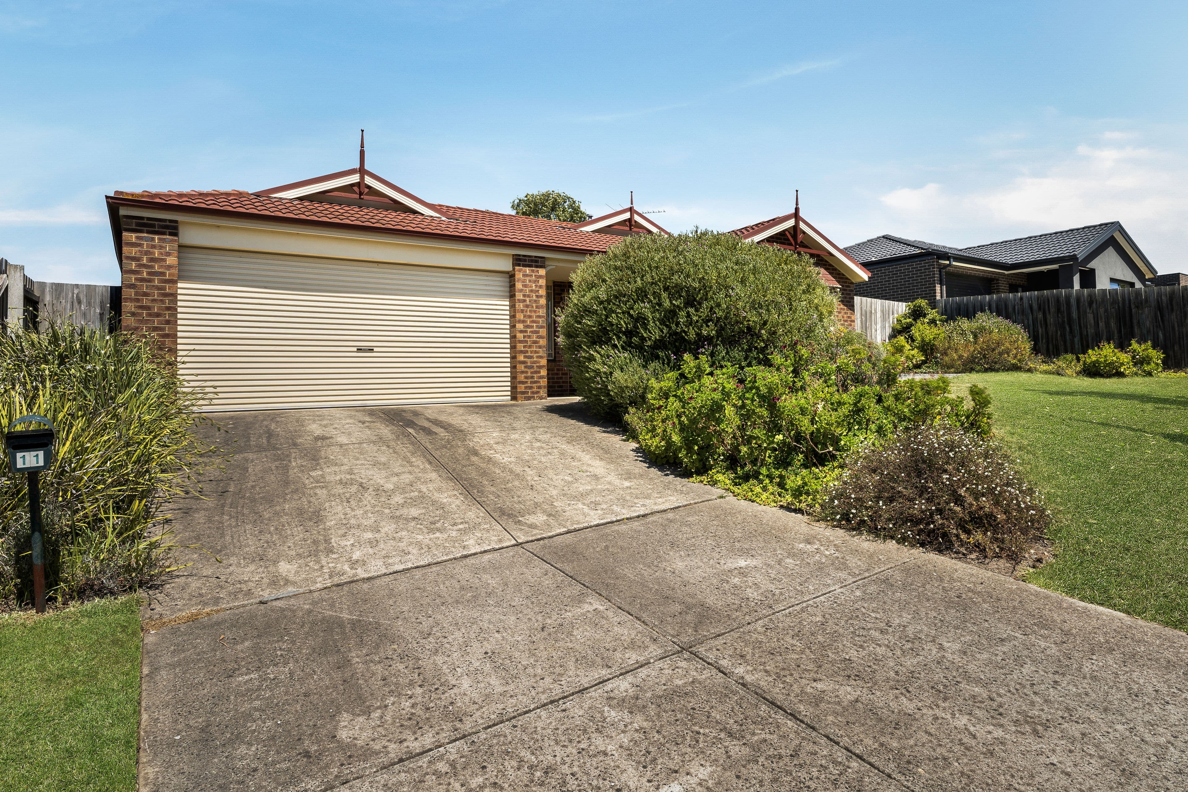11 Torre Road, Pakenham VIC 3810, Pakenham - Thumbnail 2