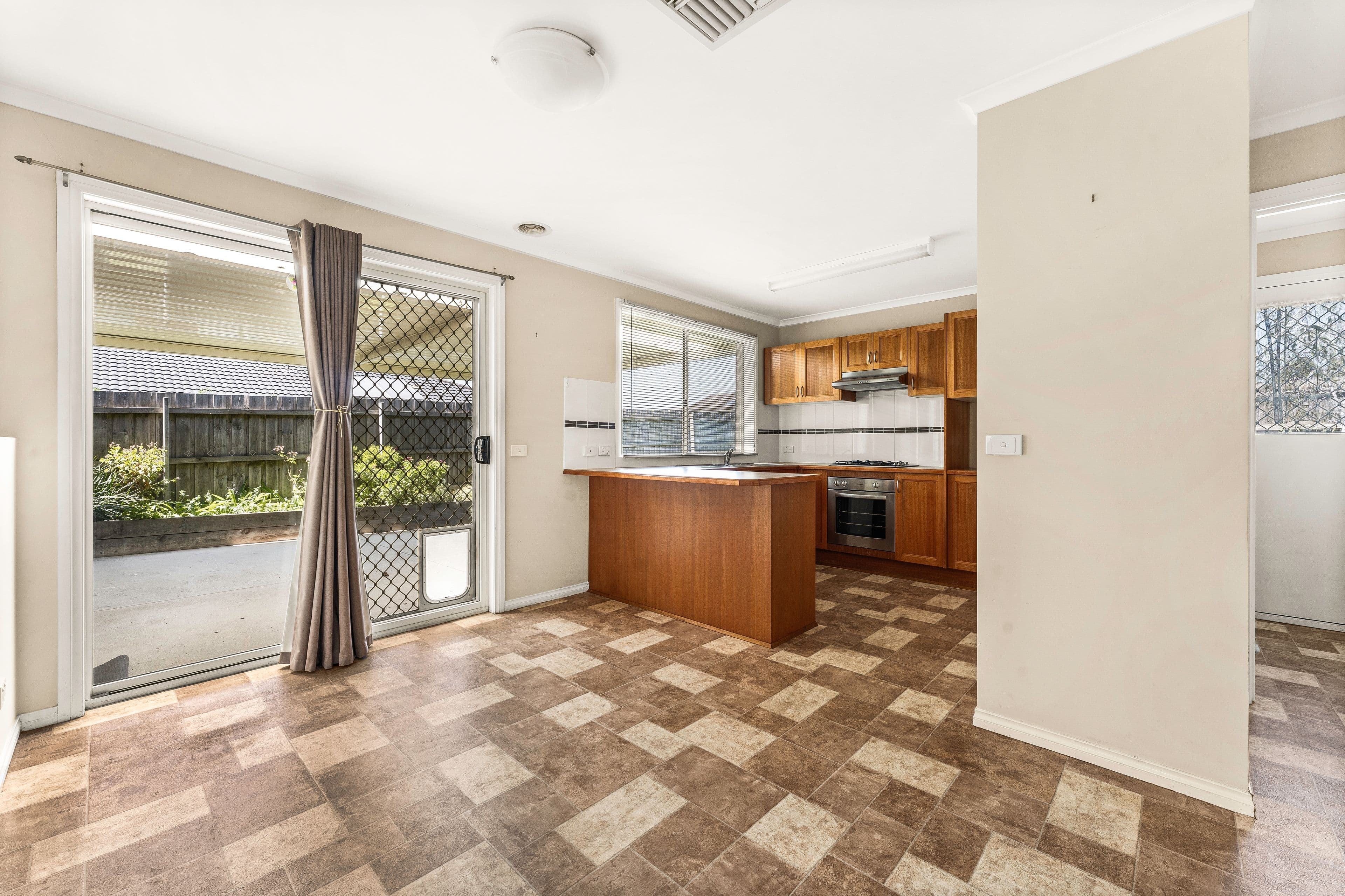 11 Torre Road, Pakenham VIC 3810, Pakenham - Thumbnail 4