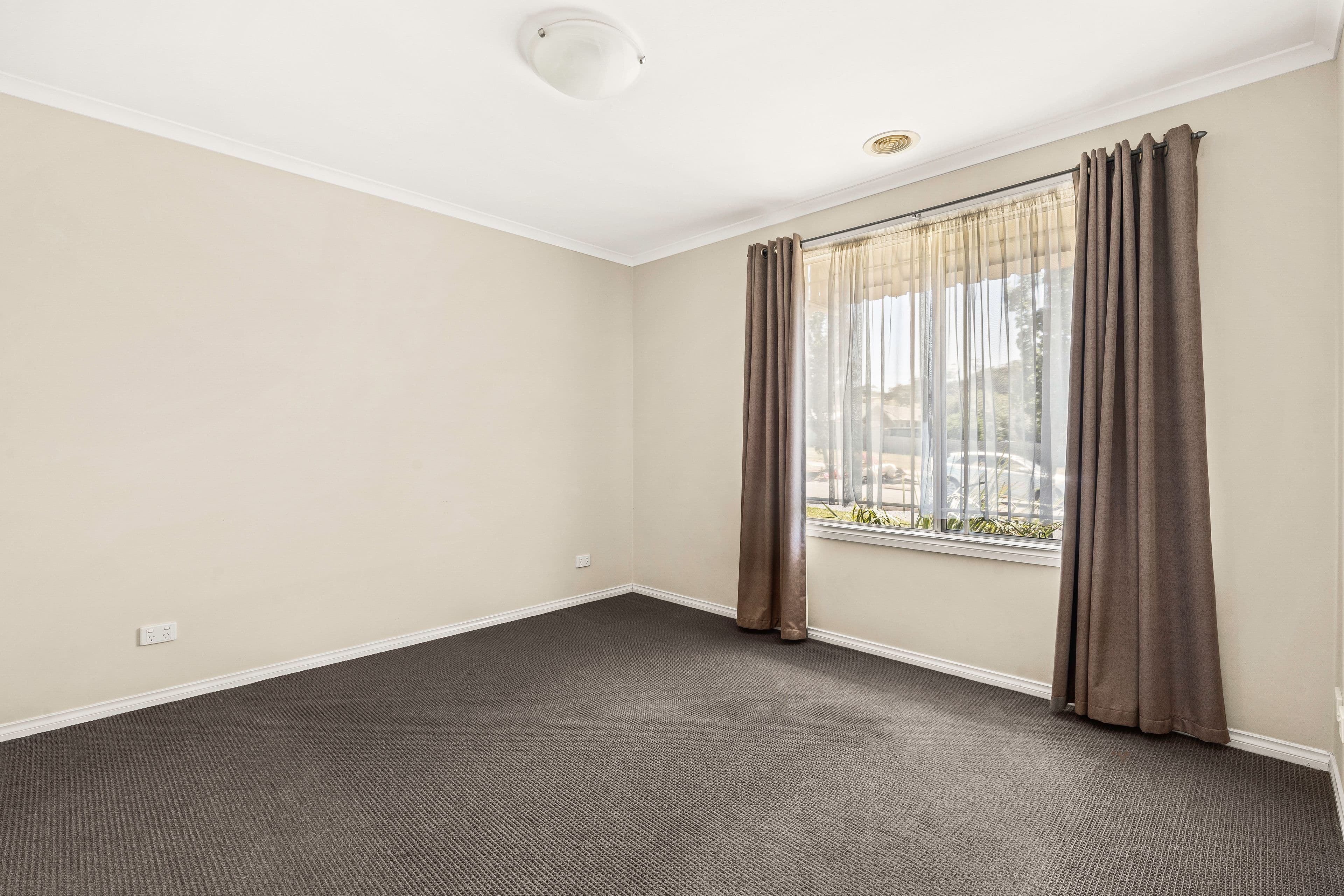 11 Torre Road, Pakenham VIC 3810, Pakenham - Thumbnail 6