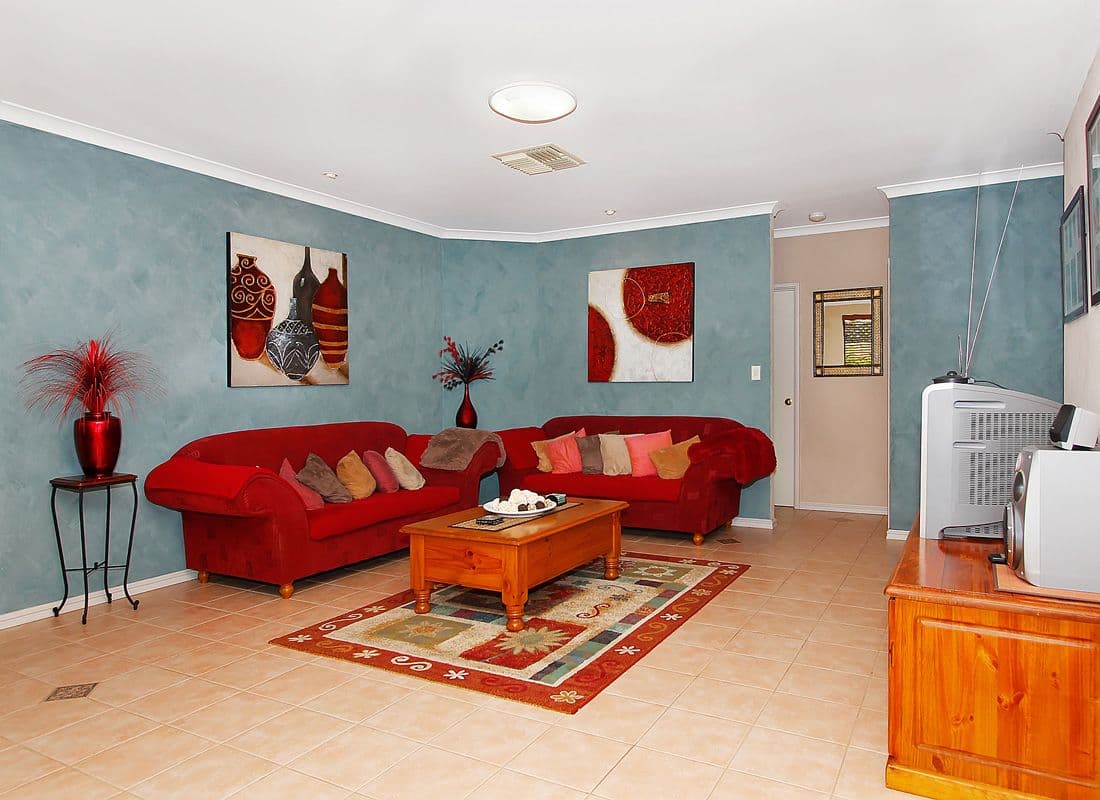 8 Roebuck Avenue, CANNING VALE WA 6155, Canning Vale - Thumbnail 3