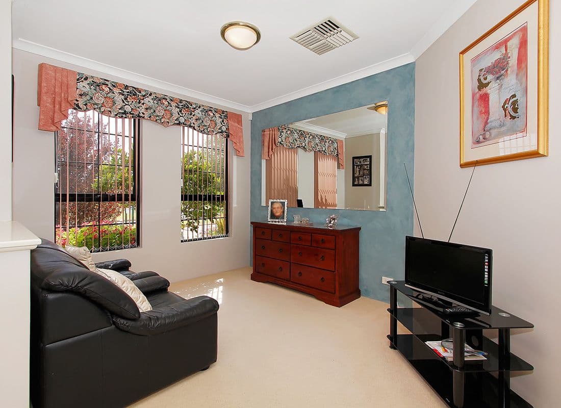 8 Roebuck Avenue, CANNING VALE WA 6155, Canning Vale - Thumbnail 6