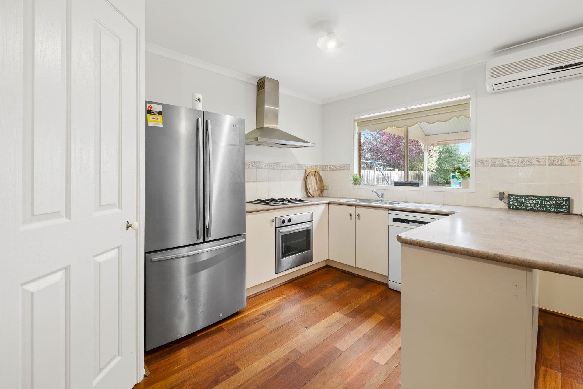 29 Oleander Drive, Hoppers Crossing VIC 3029, Hoppers Crossing - Thumbnail 2