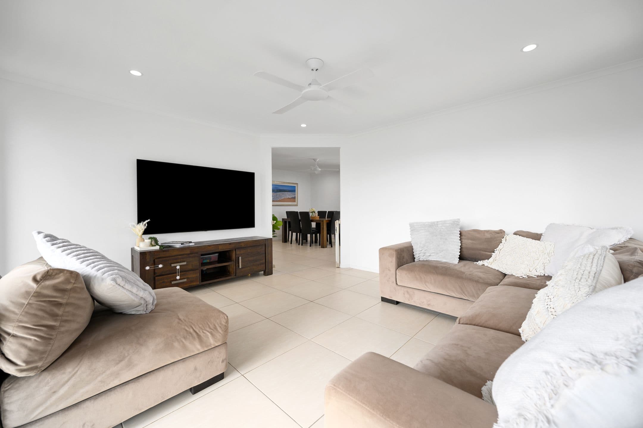 4 Macdougall Street, Highland Park QLD 4211, Highland Park - Thumbnail 4