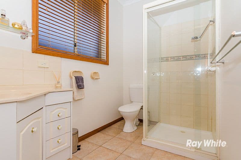 30 Horsfield Street, Cranbourne North VIC 3977, Cranbourne North - Thumbnail 8