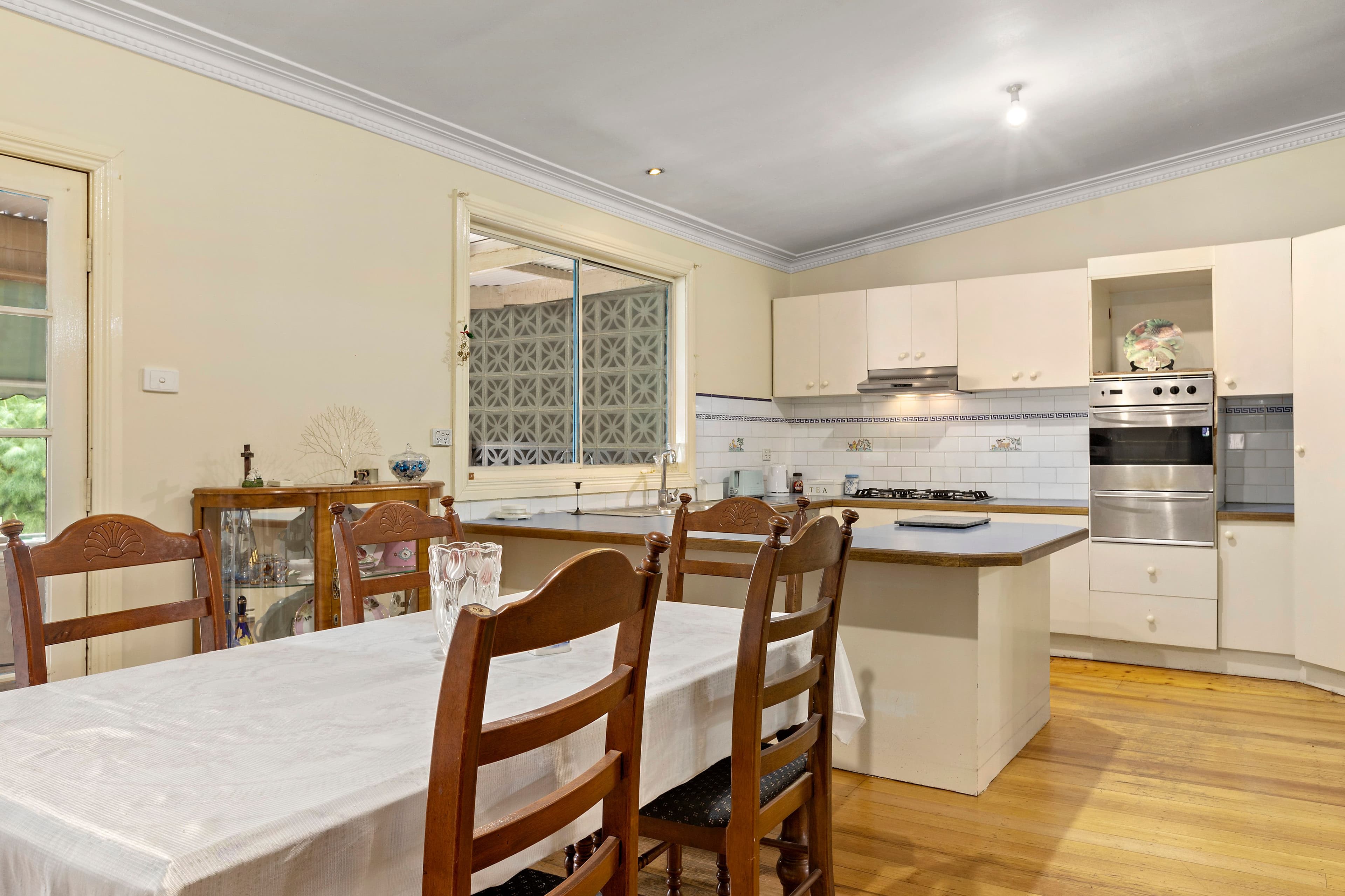 93 Abernethy Street, KITCHENER, Kitchener - Thumbnail 4