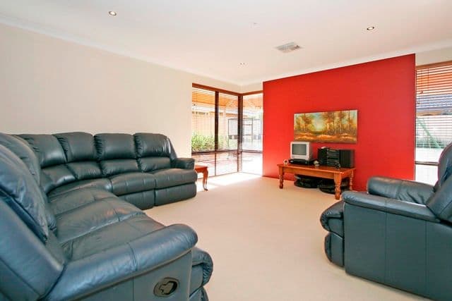 29 Bennett Drive, CANNING VALE WA 6155, Canning Vale - Thumbnail 6