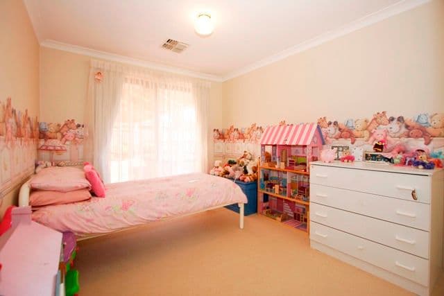 29 Bennett Drive, CANNING VALE WA 6155, Canning Vale - Thumbnail 8