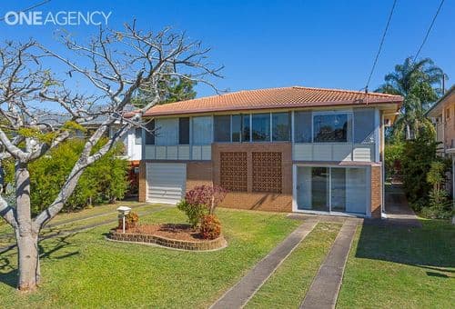 16 Mayleen Street, Clontarf, Clontarf - Image 1