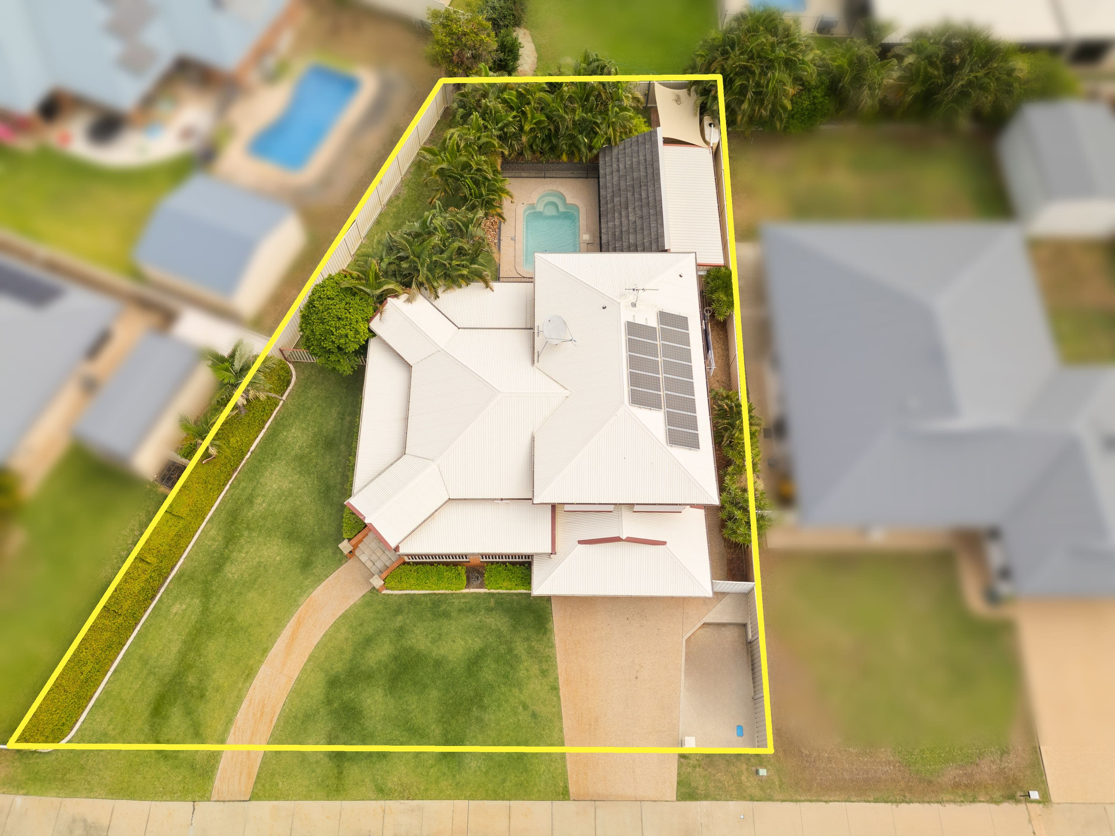 3 Yering Street, Emerald QLD 4720, Emerald - Thumbnail 3
