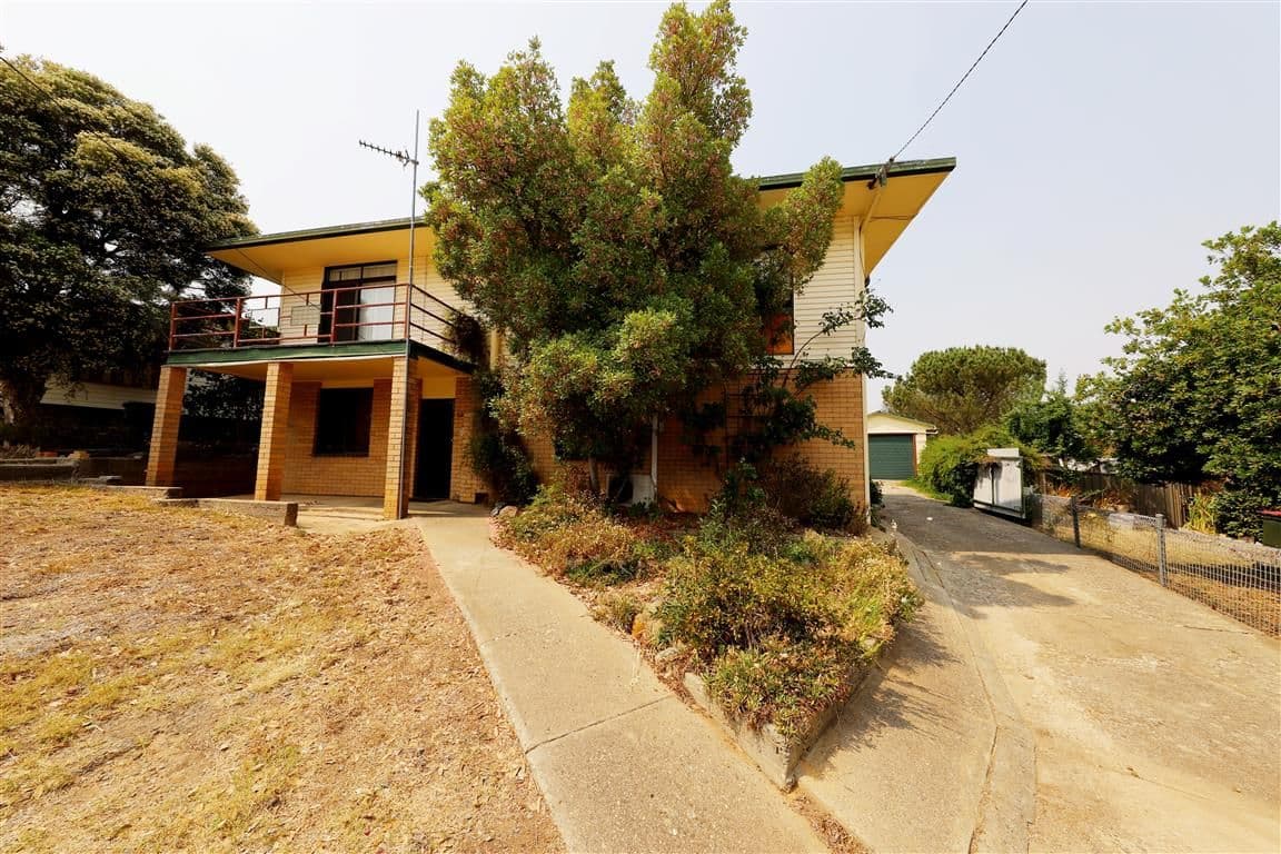 12 Shelley Street, Tumut - Image 1
