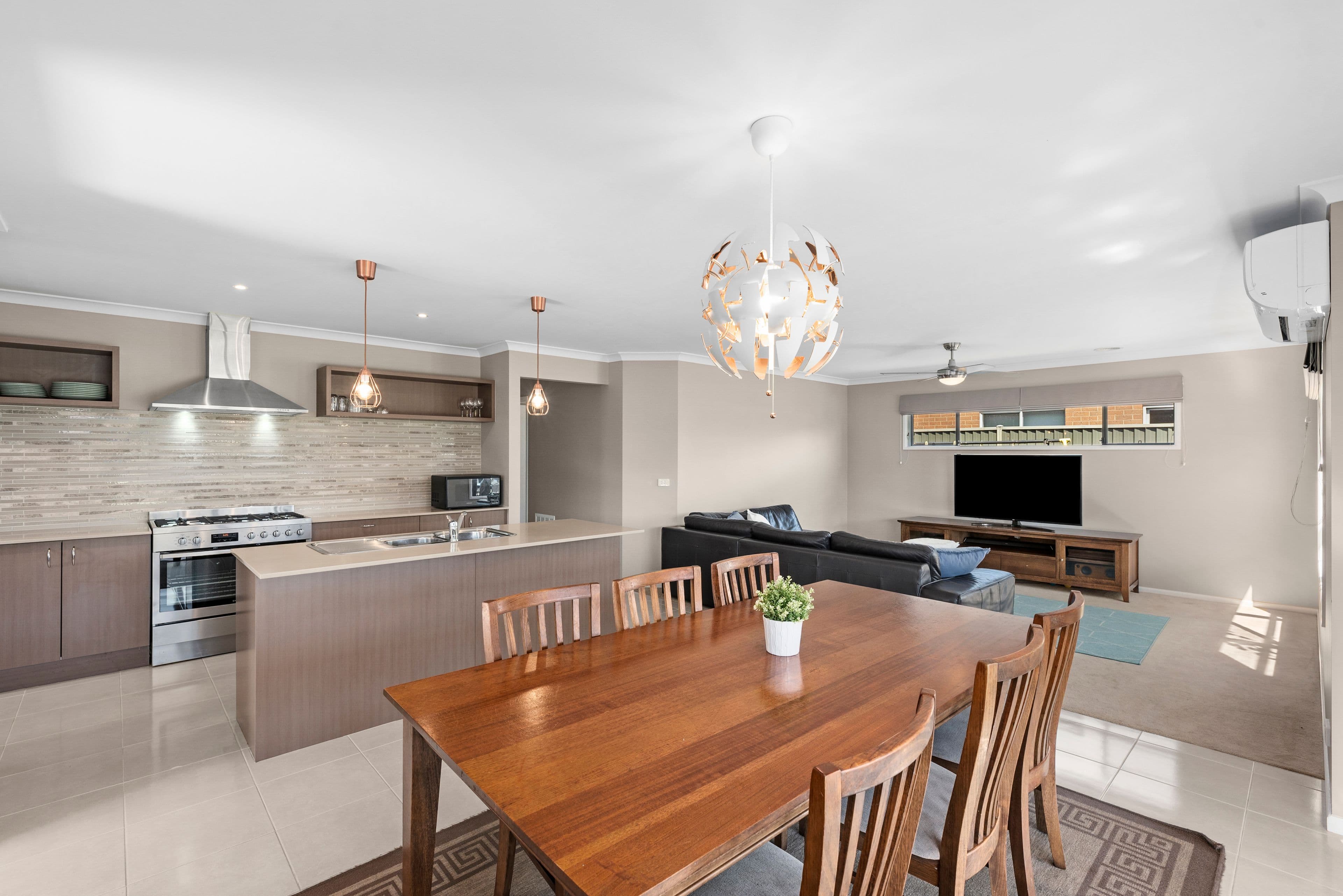 132 Canterbury Road West, Lara VIC 3212, Lara - Thumbnail 4