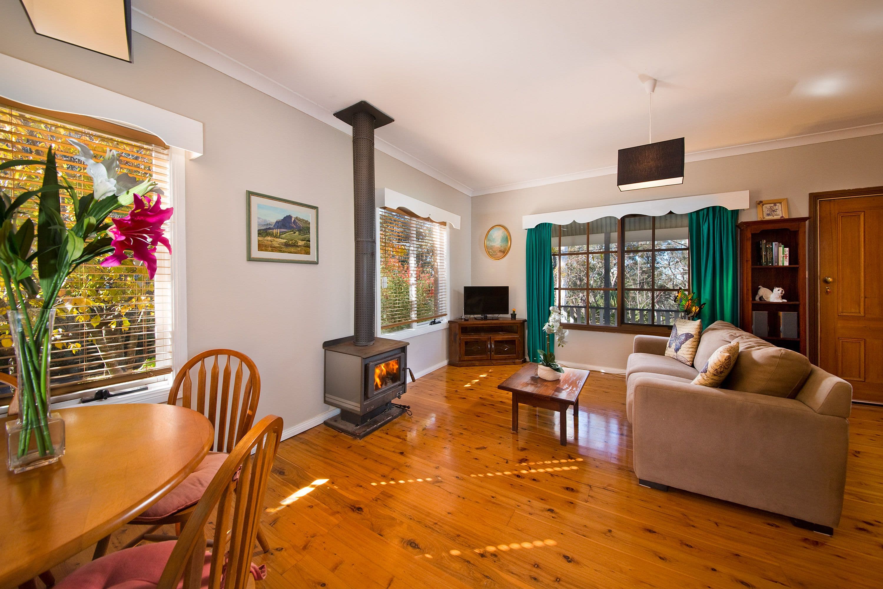 34 Valley Road, Katoomba - Thumbnail 2