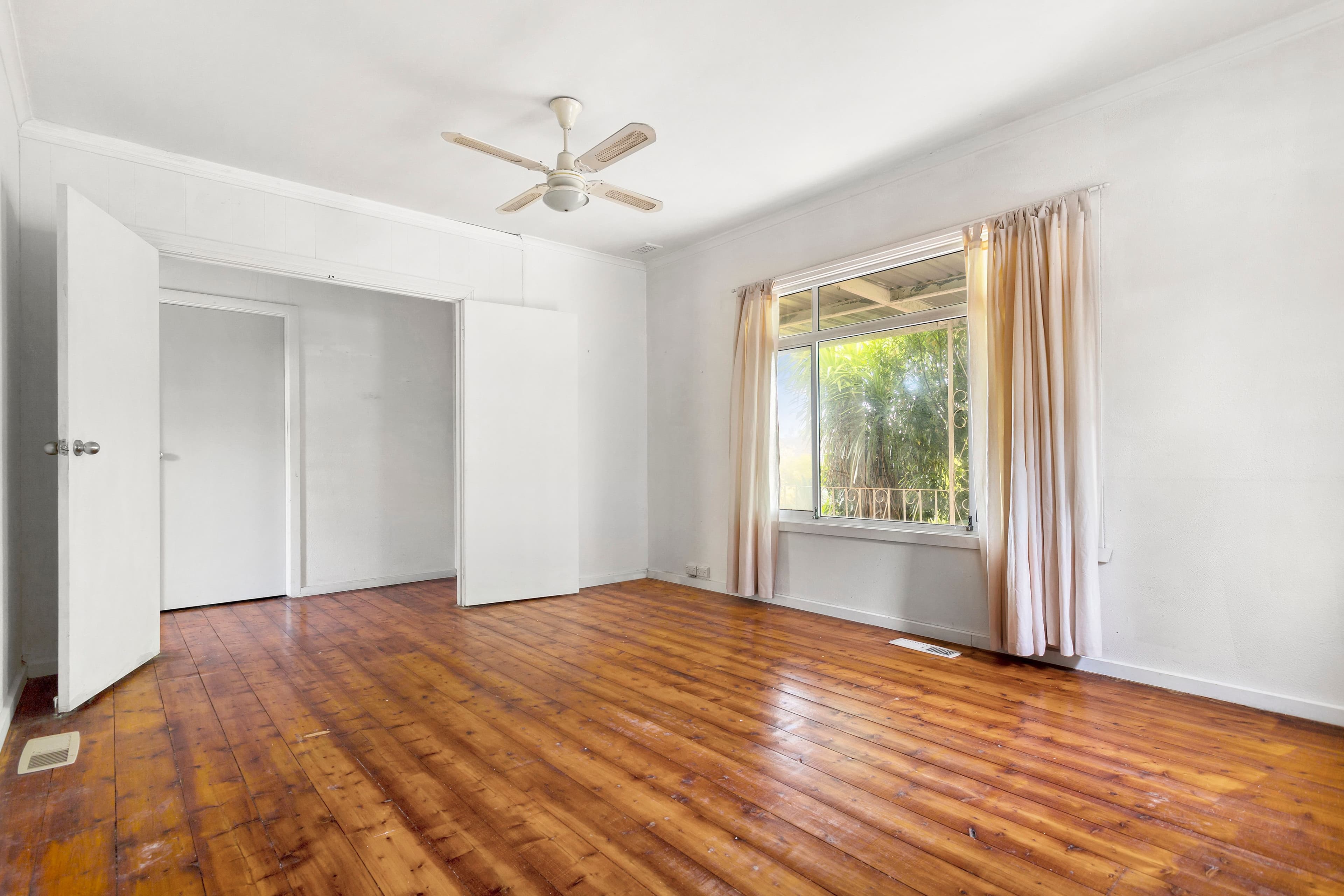 7 Weabra Court, Chadstone VIC 3148, Chadstone - Thumbnail 2