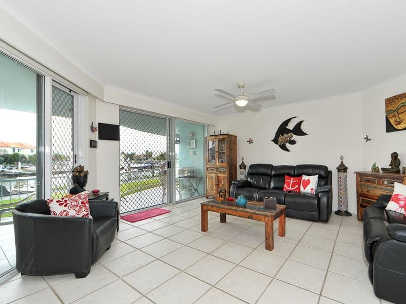 75 Morala Avenue, Runaway Bay QLD 4216, Runaway Bay - Thumbnail 3