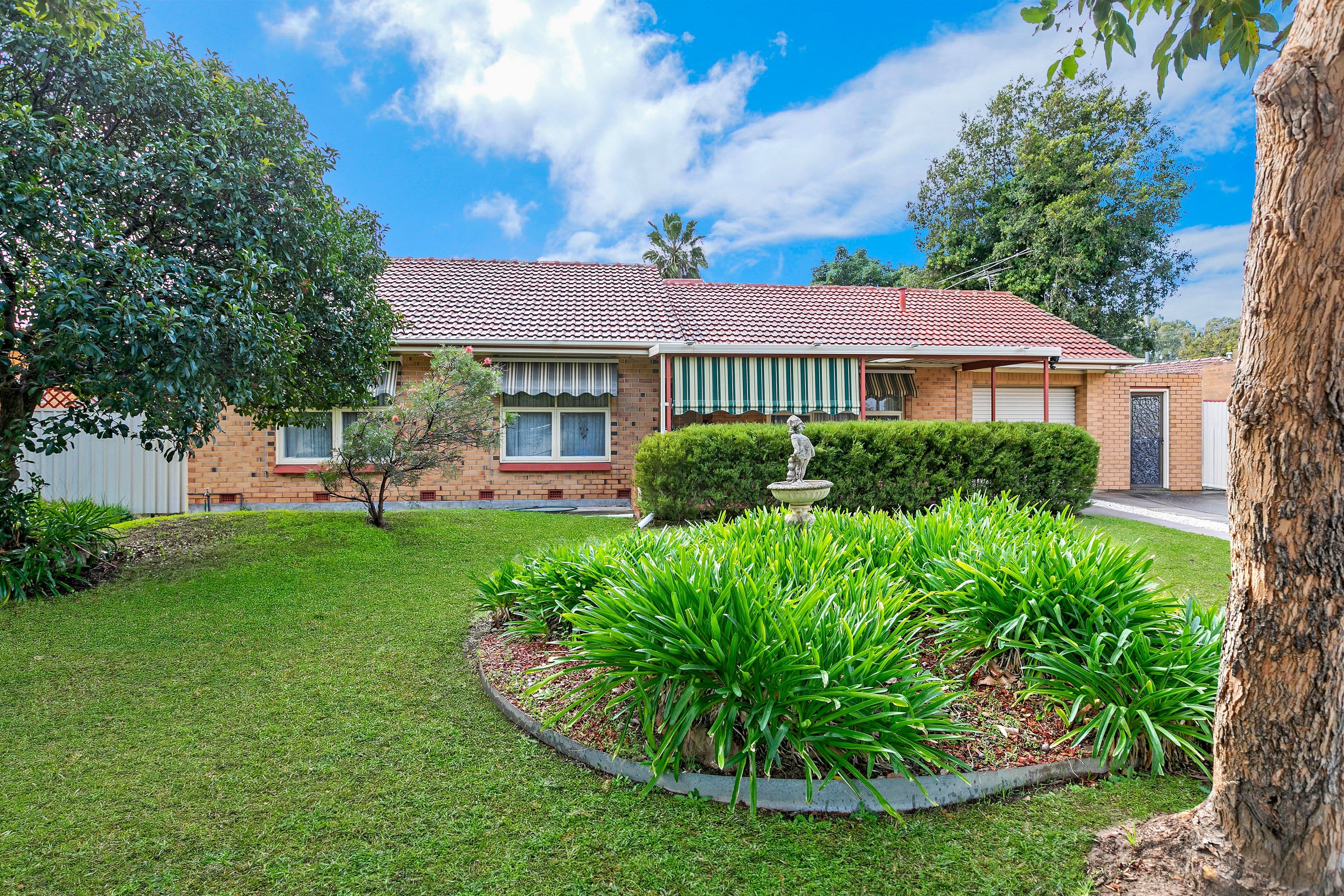 3 Knightsbridge Avenue, Valley View SA 5093, Valley View - Thumbnail 2