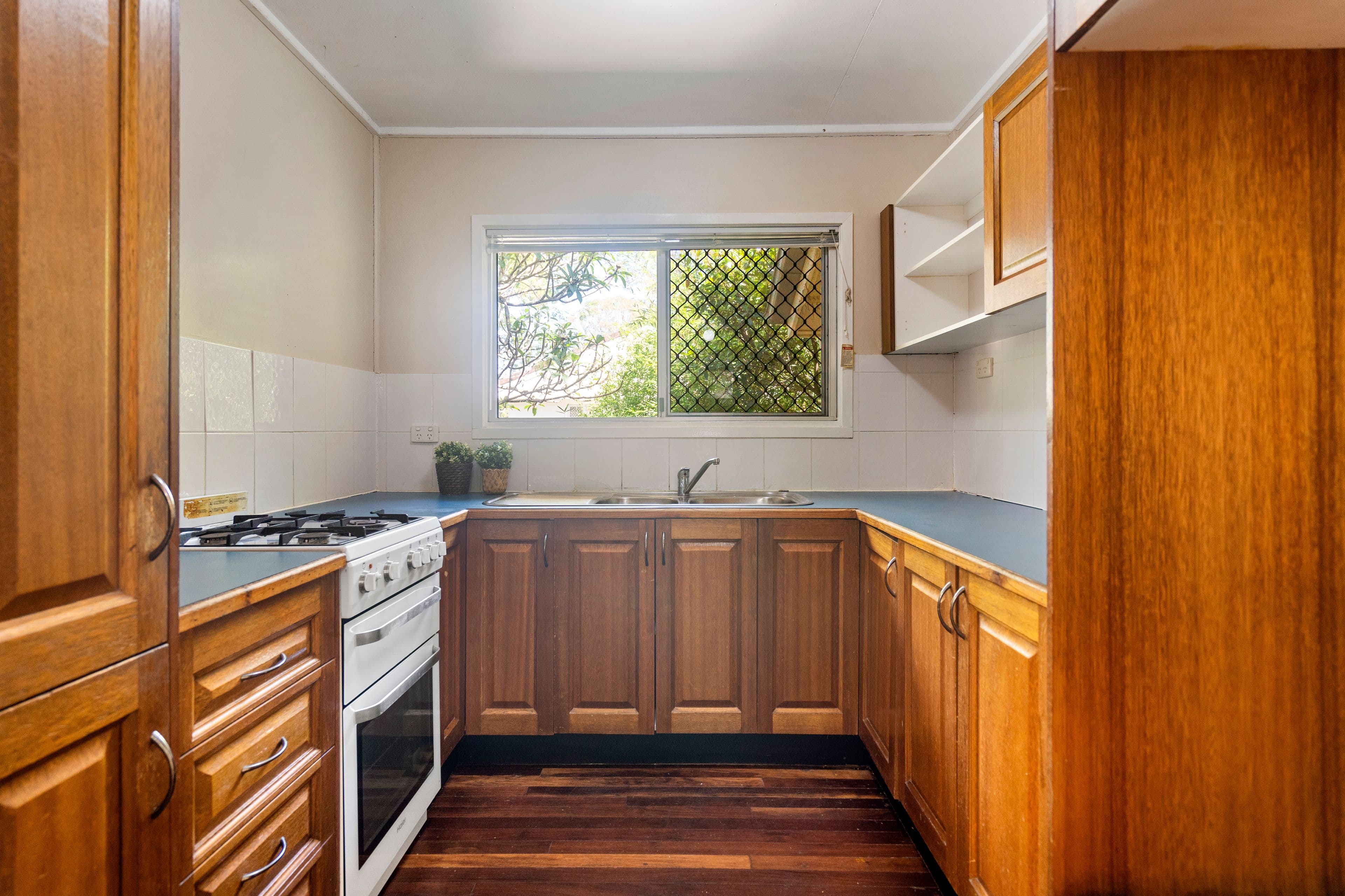 11 Petrie Street, Leichhardt QLD 4305, Leichhardt - Thumbnail 4