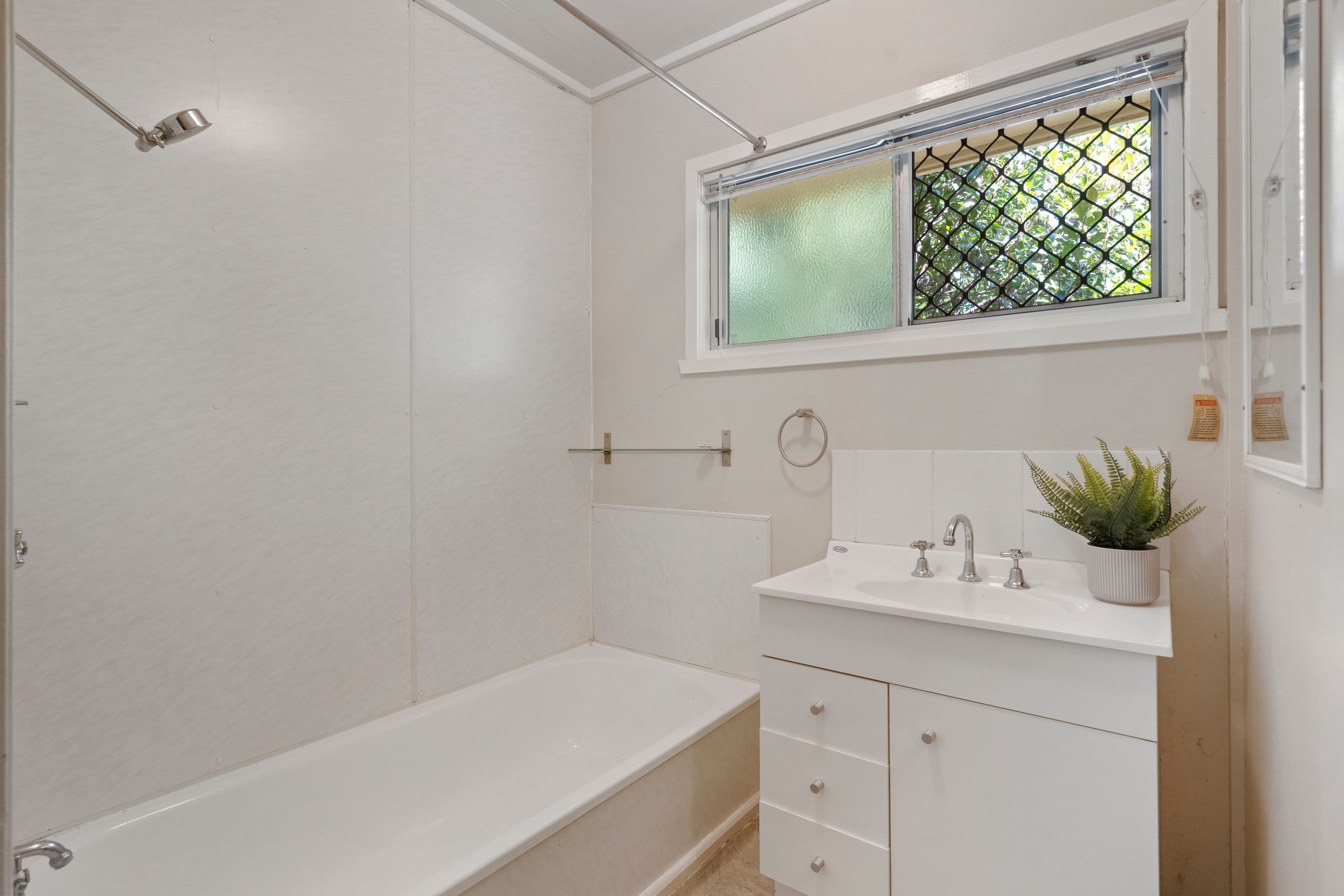 11 Petrie Street, Leichhardt QLD 4305, Leichhardt - Thumbnail 8