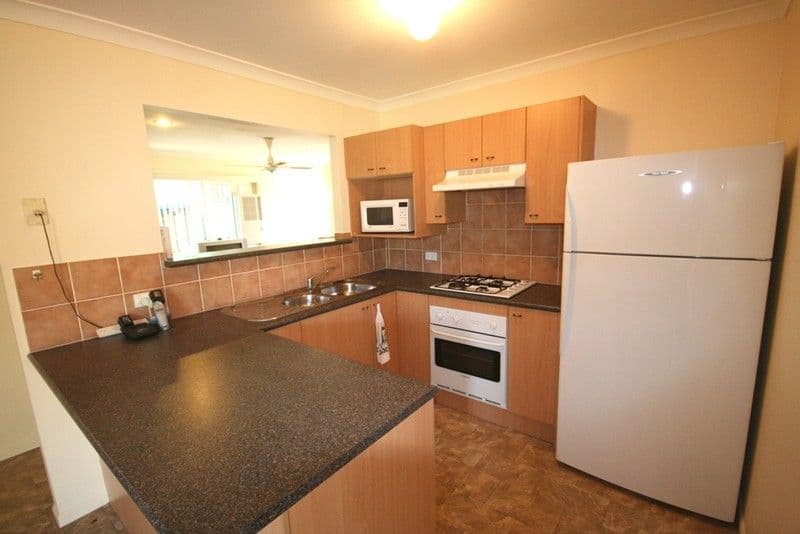 20 Sunnybrae Close, MERRIMAC QLD 4226, Merrimac - Thumbnail 2