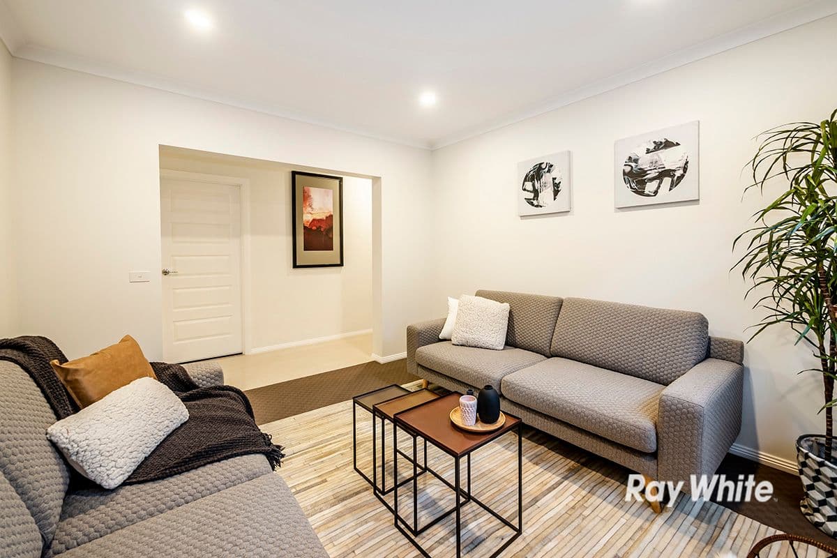 34 Castillo Avenue, Clyde North VIC 3978, Clyde North - Thumbnail 2
