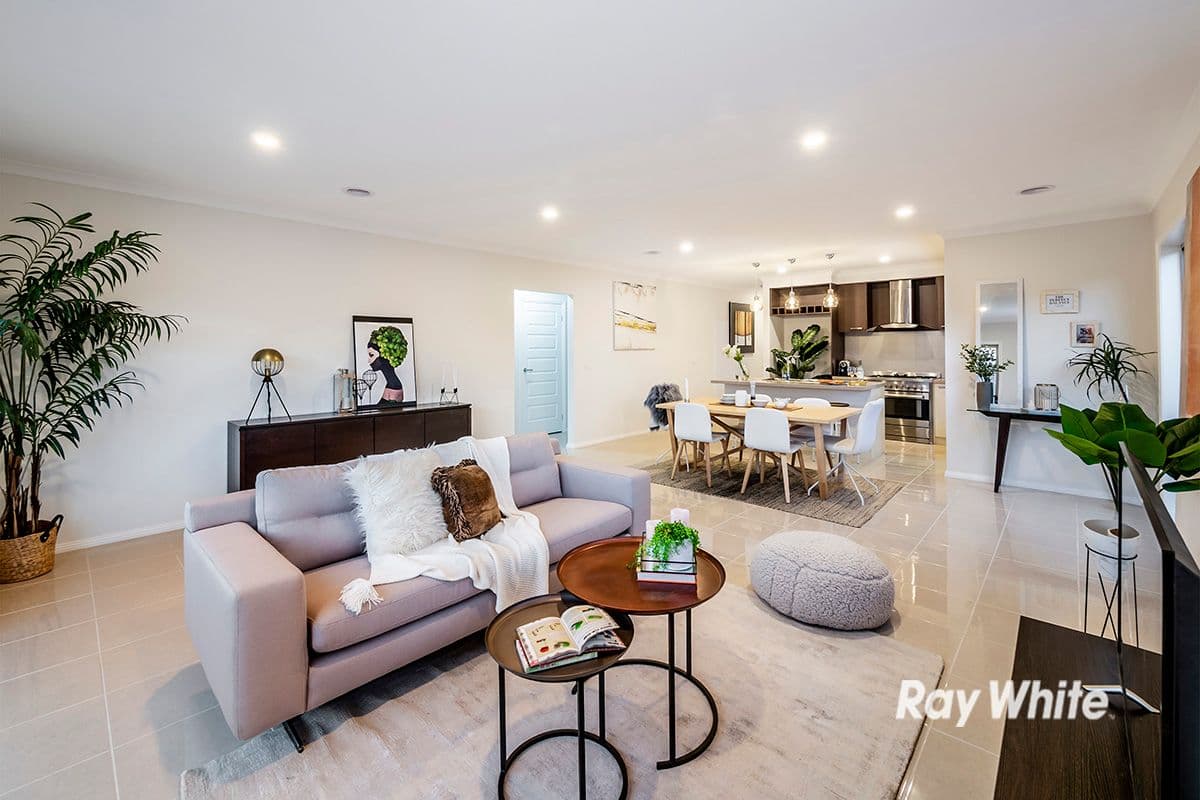 34 Castillo Avenue, Clyde North VIC 3978, Clyde North - Thumbnail 3